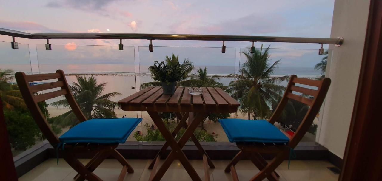 Huvan Beach Hotel At Хулхумале Екстериор снимка