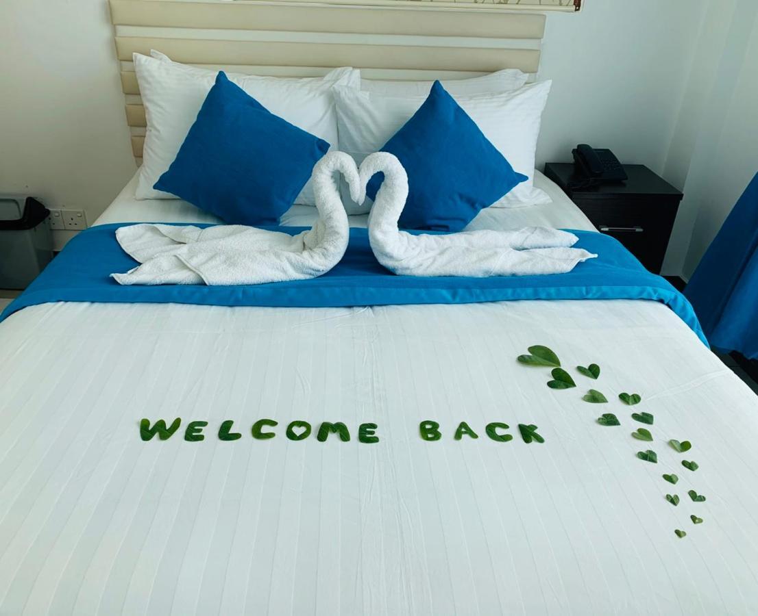 Huvan Beach Hotel At Хулхумале Екстериор снимка